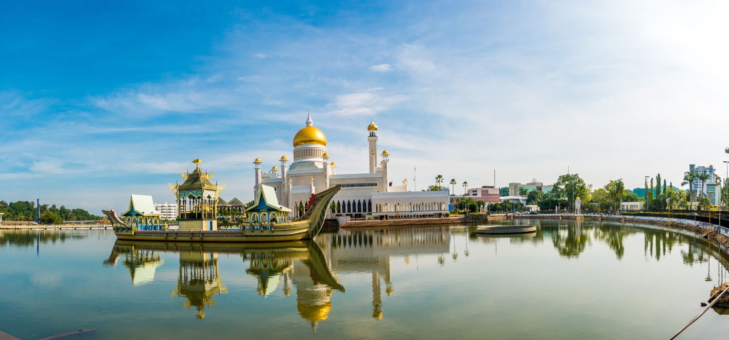 Sultan Omar Ali Saifuddin Mosque, Brunei